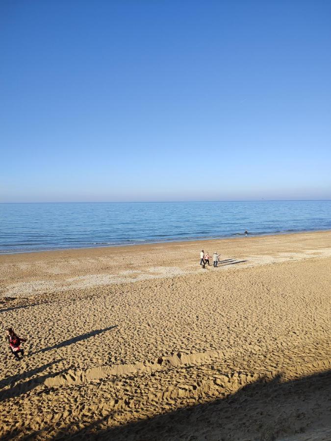 Un Nid D ' Amour Cabourg Exterior foto